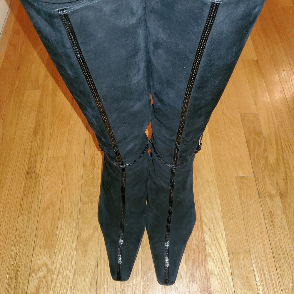 BCBG MAXAZRIA suede boots - Picture 2 of 13
